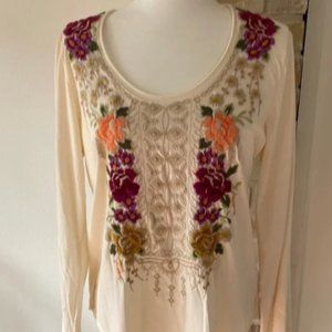 Stunning!!! NWT Johnny Was size Large Flores Scoop Neck Floral Embroiderd Blouse